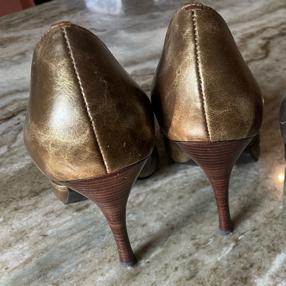 Carlos Santana Chainber Heels - Gold - Picture 8 of 8